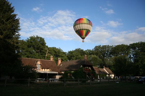 Auberge Forestière de Marcheroux - Balloon Revolution