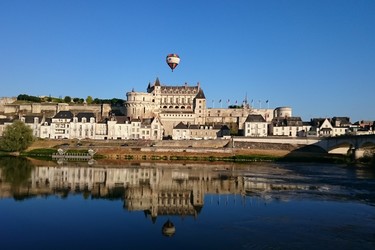 Romantic balloon flight