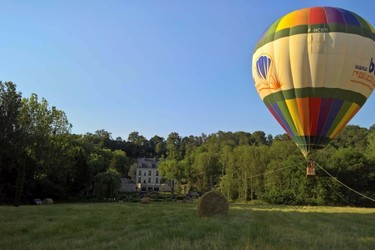 Captive balloon flight